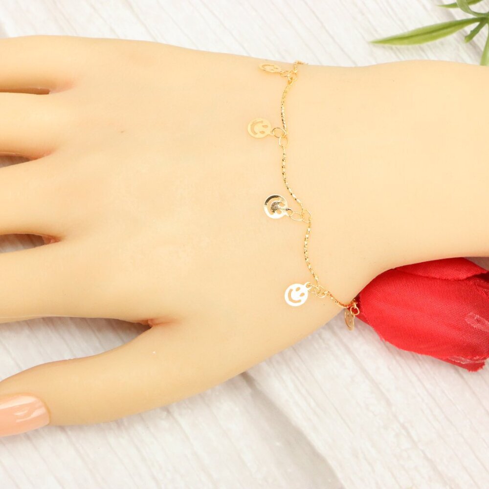 "Trendy Handmade Bracelet – A Thoughtful Gift for Girls & Women | UNVRC1038